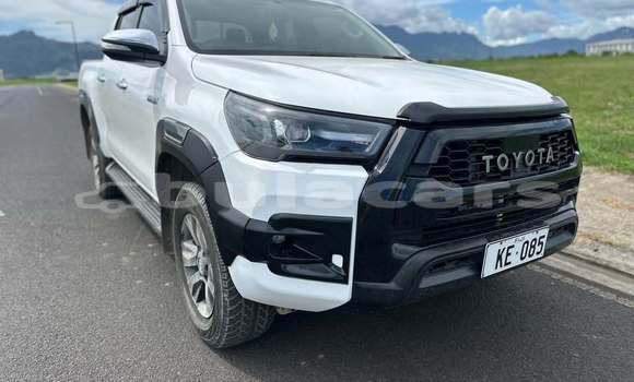 Buy Used Toyota Hiluxe Revo White Car in Suva in Central Buy Used Toyota Hiluxe Revo White Car in Suva in Central
