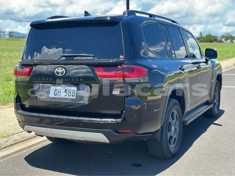 Big with watermark toyota land cruiser prado central suva 17764
