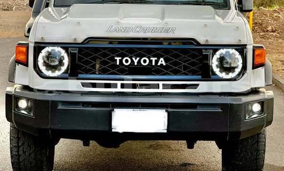 Buy Used Toyota Land Cruiser White Car in Suva in Central Buy Used Toyota Land Cruiser White Car in Suva in Central