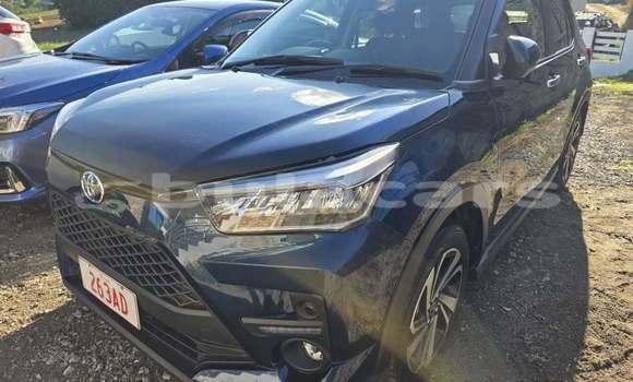 Buy Used Suzuki APV Blue Car in Suva in Central