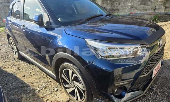 Buy Used Toyota Ractis Blue Car in Suva in Central