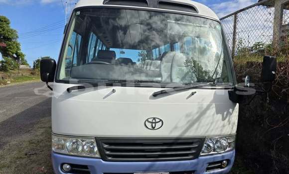 Buy Used Toyota Coaster White Car in Labasa in Northern