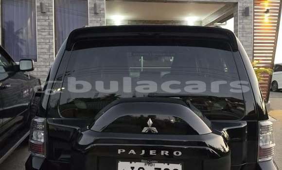 Acheter Occasion Voiture Mitsubishi Pajero Noir à Suva, Central Acheter Occasion Voiture Mitsubishi Pajero Noir à Suva, Central