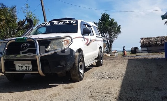 Buy Used Toyota Hilux White Car in Nadi in Western Buy Used Toyota Hilux White Car in Nadi in Western