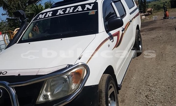 Buy Used Toyota Hilux White Car in Nadi in Western Buy Used Toyota Hilux White Car in Nadi in Western