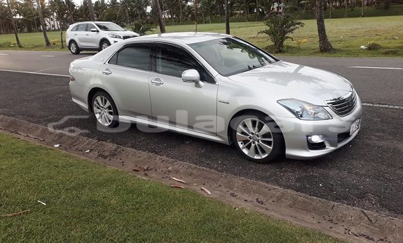 Buy Used Toyota Crown Silver Car in Suva in Central Buy Used Toyota Crown Silver Car in Suva in Central